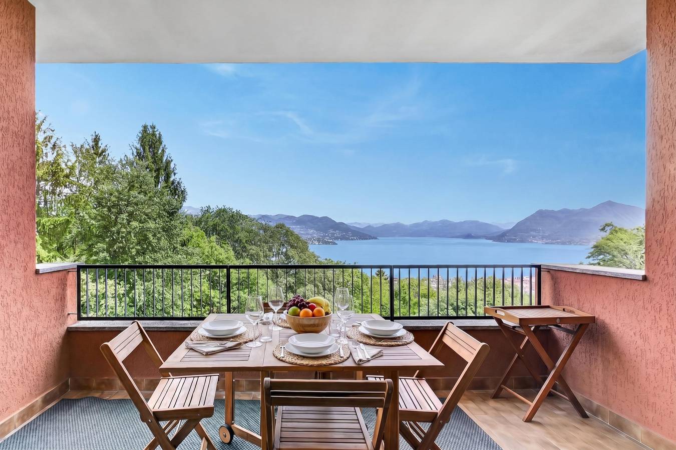 Appartement entier, Appartement confortable avec vue sur le lac, Wi-Fi, cuisine et parking in Stresa, Comune di Stresa