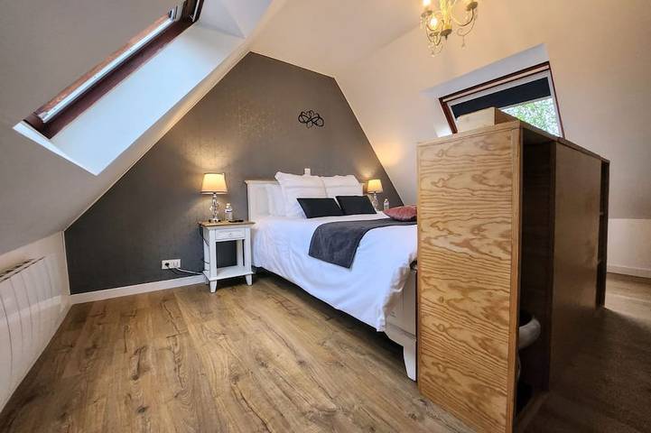 Casa Rural equipada con un spa privado a 5 minutos de las playas de arena blanca in Trélévern, Costa de granito rosa
