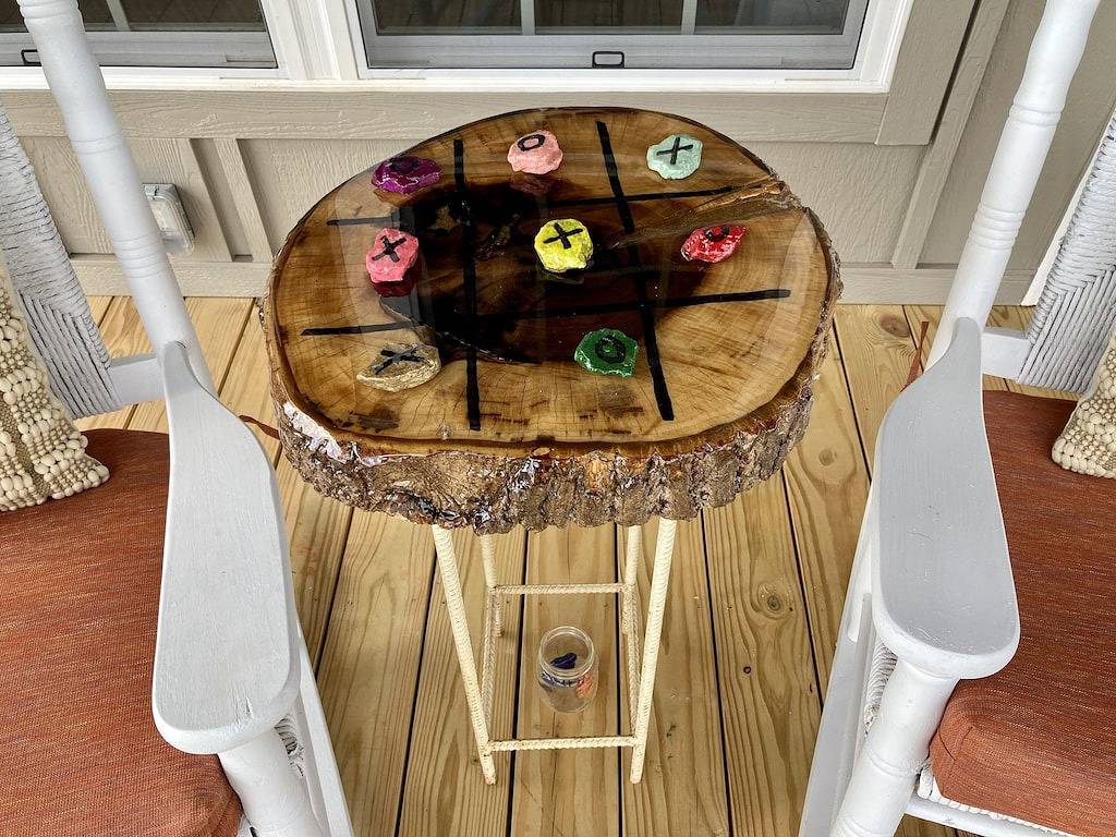 One room cabin set on our farm for a peaceful getaway. in Union Hall, Smith Mountain Lake