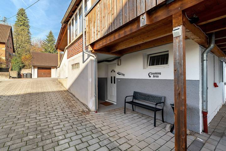 Geheel appartement, Vakantiewoning 'Knittlingen' Vaatwasser, Wasmachine, Gratis Wifi, Privéparkeerplaats in Kraichgau