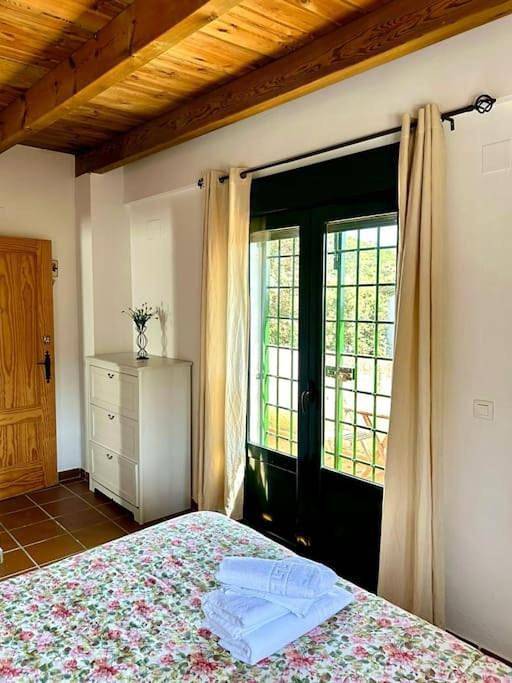 Casa rural para 6 personas, con vistas y jardín en Aracena - 2