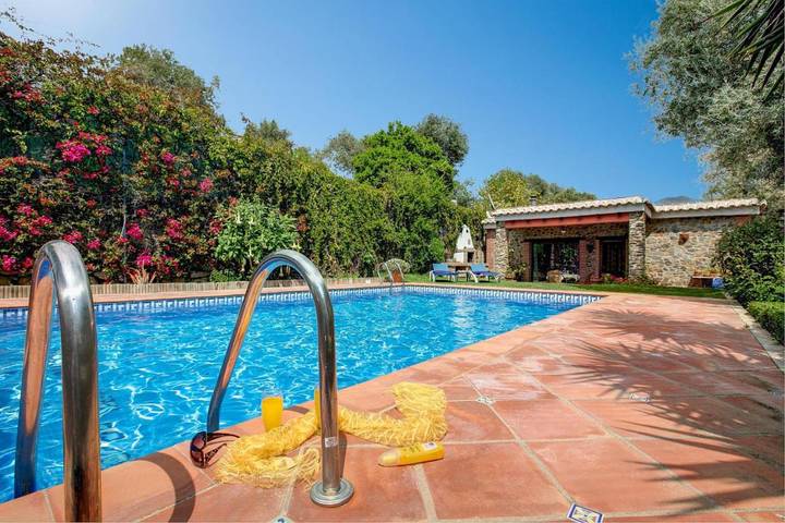 Casa de vacaciones para 4 personas, con piscina además de terraza y vistas - 1