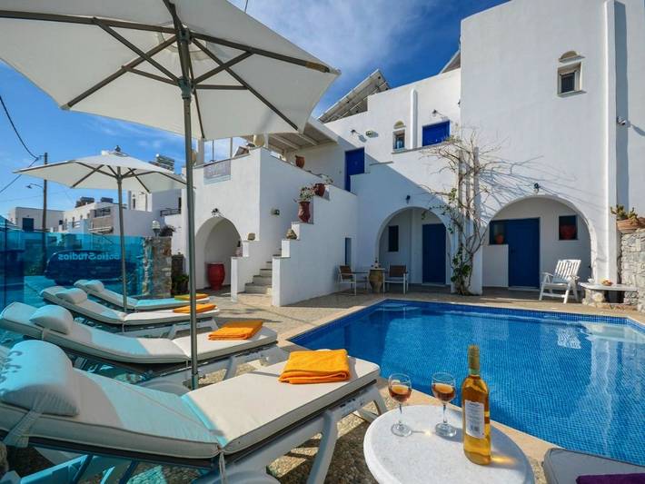 Appart’hôtel pour 2 personnes, avec Balcon et Terrasse ainsi que Jardin et Piscine
