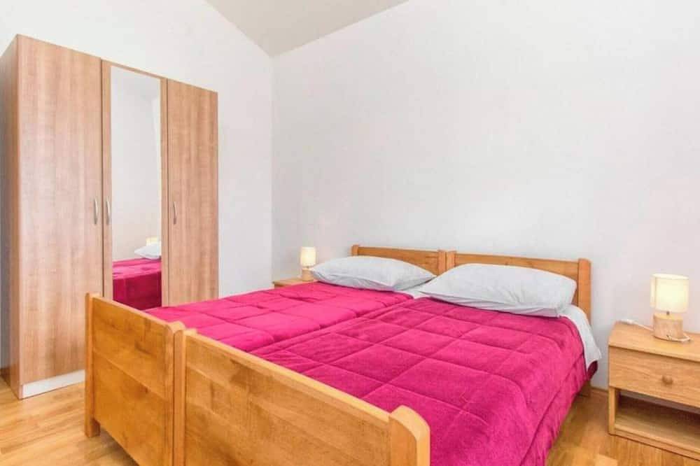 Villa Dalmacija Four Bedroom Villa with the pool in Dalmatinisches Zagora