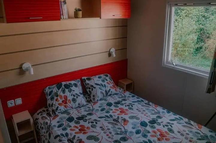 ZEcamping 3* familial piscine chauffée locatif BBQ 28m2 6 pers in Florac-Trois-Rivières, Cevenas