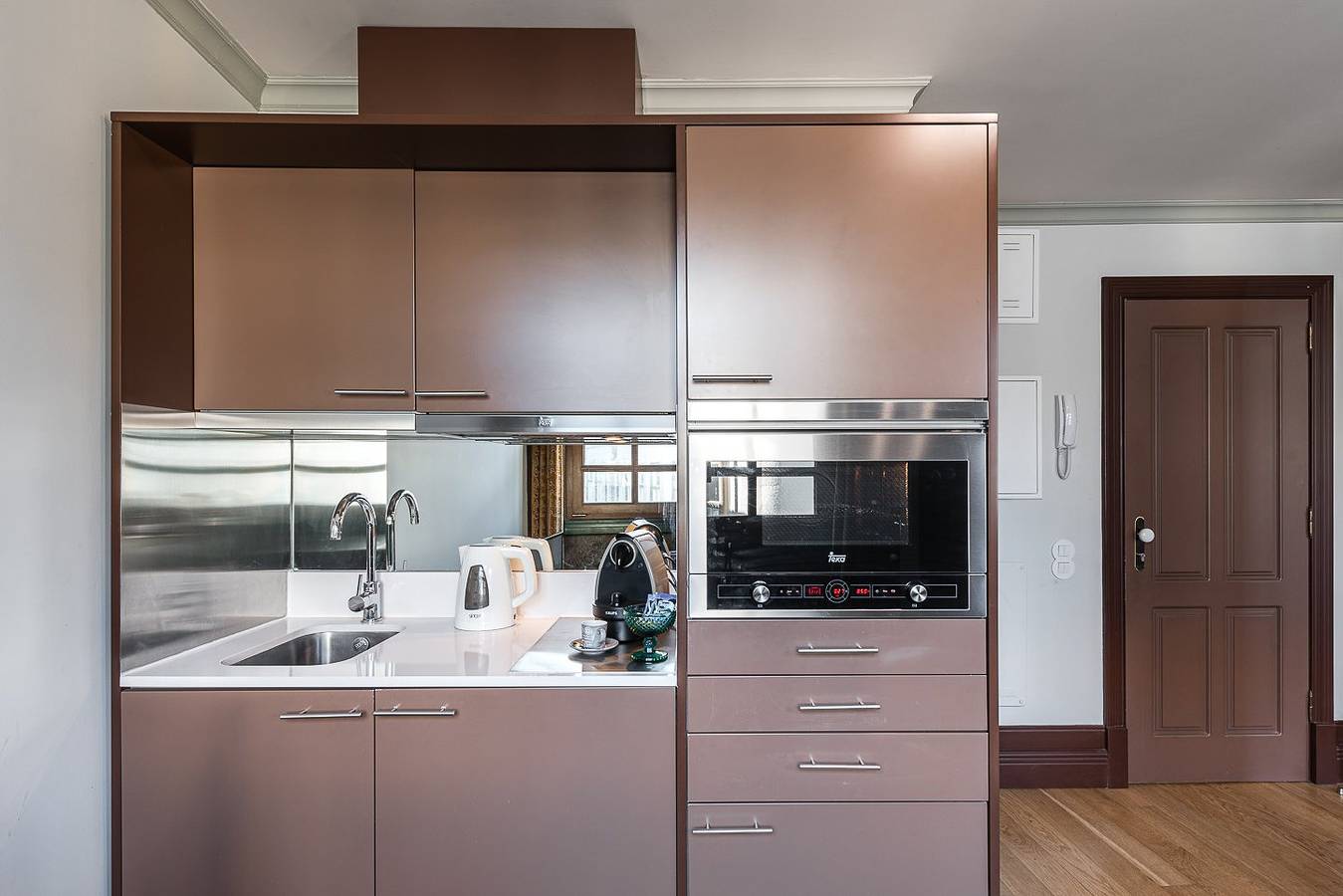 Entire apartment, Guestready - Belle Epoque Apartments - 4.2 in Sé (Porto), Porto
