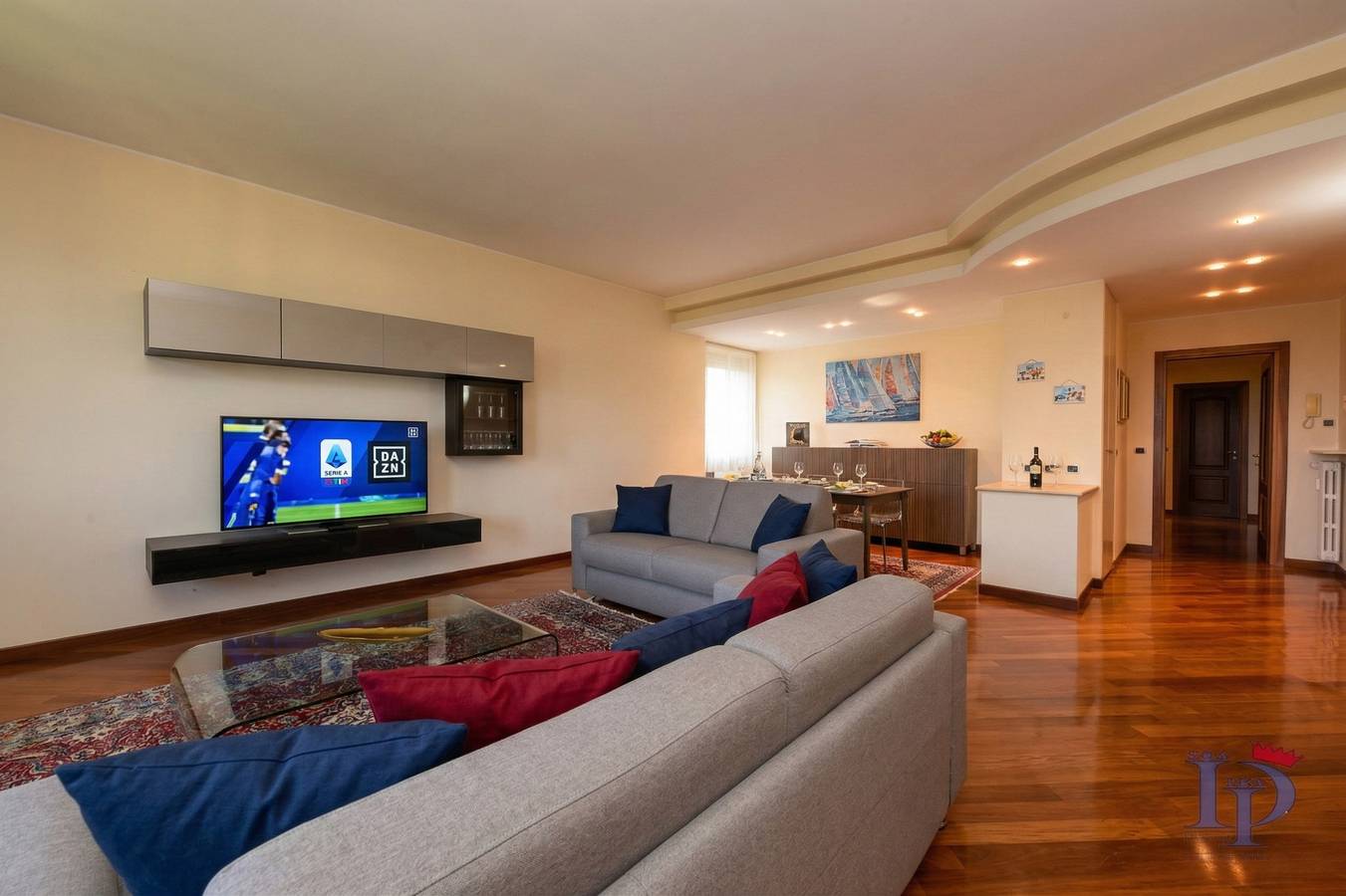 Ganze Wohnung, Desenzanoloft Splendido in Desenzano del Garda, Gardasee-Berge