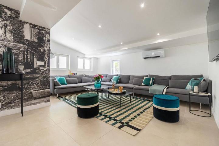 Chalet para 14 personas, con jacuzzi y piscina además de terraza y sauna - 1