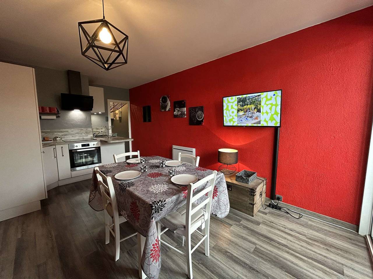 Entire apartment, Modern apartment 4 people with parking in Saint-Hilaire-de-Riez in Saint-Hilaire-de-Riez, Vendée