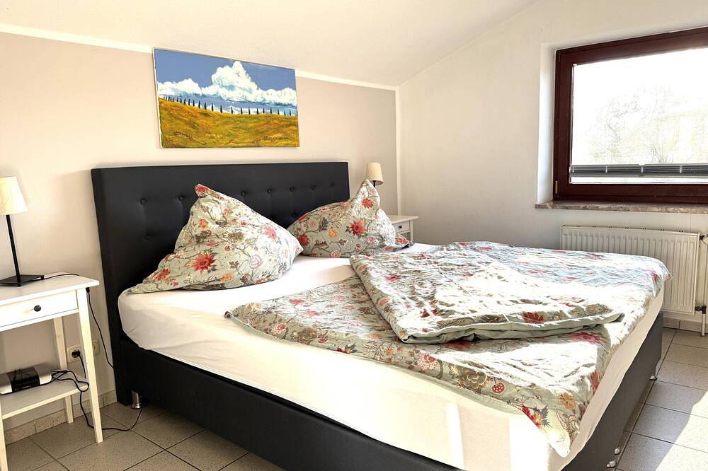 Ganze Wohnung, 4-Sterne Ferienwohnung Waldblick mit Balkon & Landschaftsblick in Kabelhorst, Ostholstein