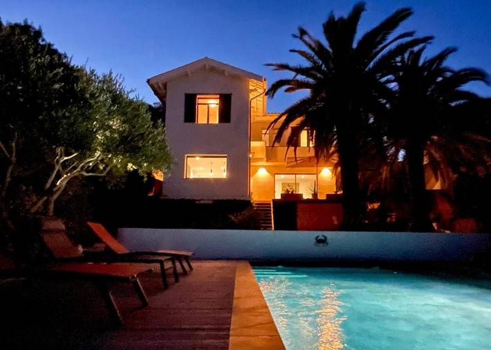 Villa pour 8 personnes, avec Balcon et Terrasse ainsi que Jardin et Piscine à Sète