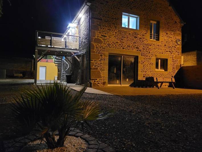 Gîte pour 6 personnes, avec Terrasse et Jardin à La Croix-Avranchin - 4
