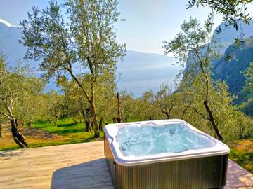 Ferienwohnung für 5 Personen, mit Garten und Terrasse sowie Seeblick in Tremosine