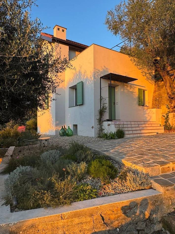 Location de vacances pour 4 personnes, avec terrasse et jardin à Seborga