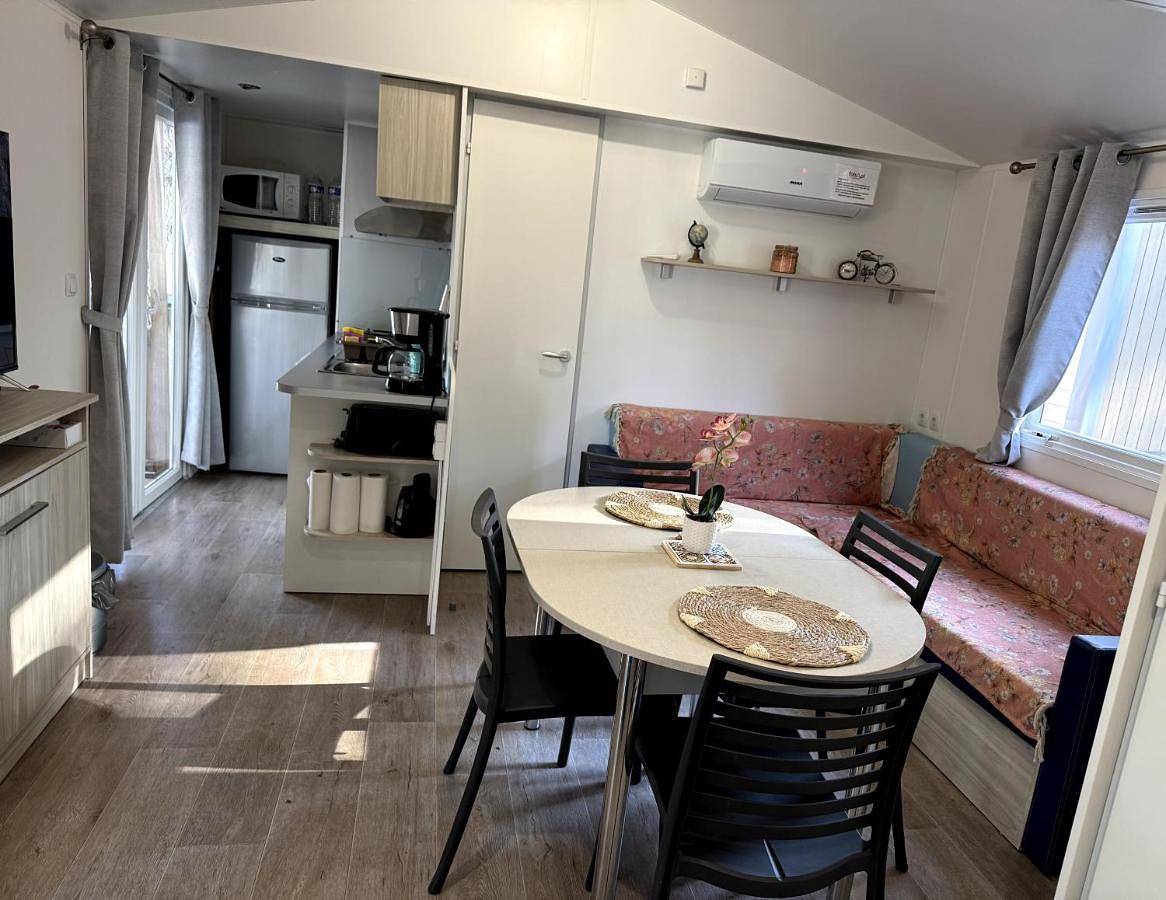Mobile Home in Nans-les-Pins, Brignoles region