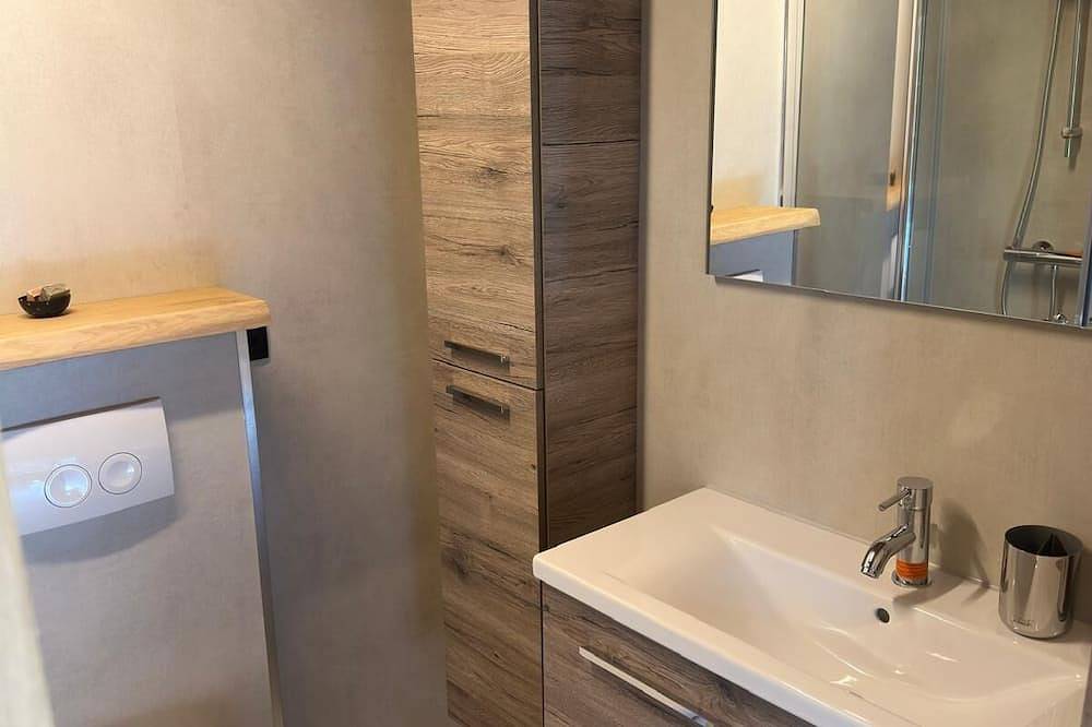 Luxury Pipowagen, cottage in a private forest in Poppel, Ravels