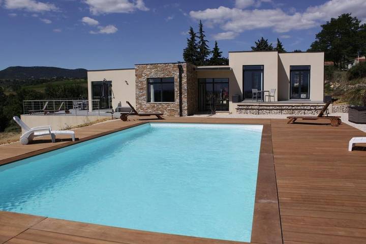 Villa pour 8 personnes, avec piscine ainsi que vue et jardin