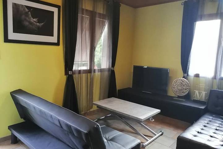 Location de vacances pour 5 personnes, avec piscine et jardin à Aubais - 4