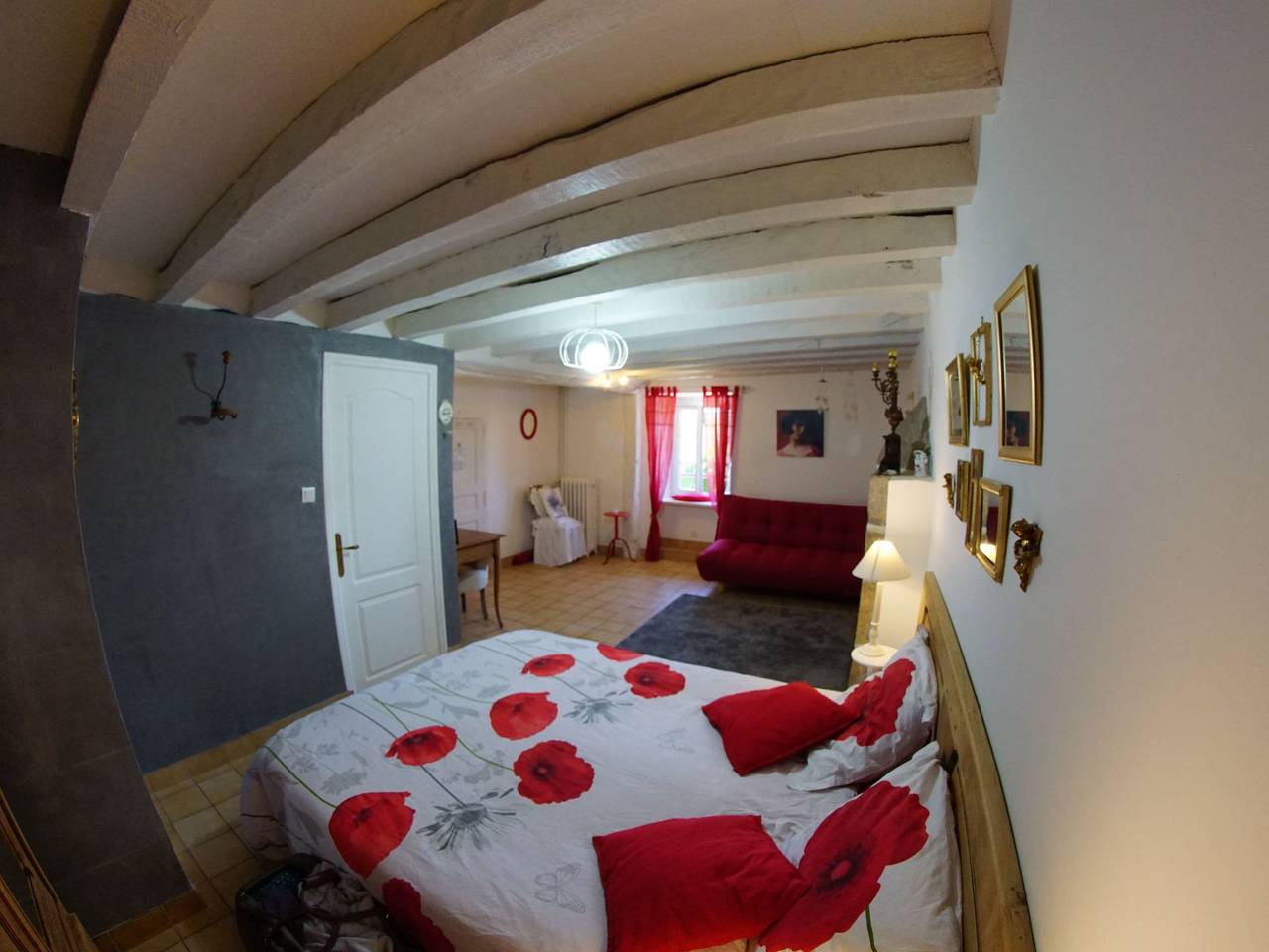 Entire holiday apartment, Zimmer Aux Anges in Saint-Laurent-de-Terregatte, Avranches region