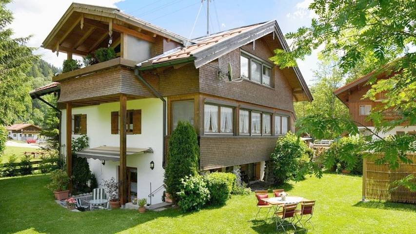 Ferienwohnung für 3 Personen, mit Garten und Ausblick in Tiefenbach (Oberstdorf)