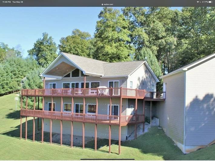 Vacation house for 14 people, with pool and balcony in Norris Lake