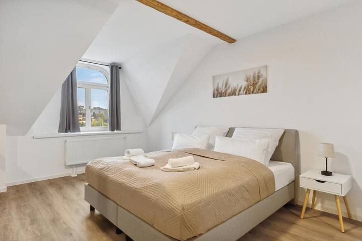 Ferienwohnung für 6 Personen, mit Balkon und Ausblick in Hof - 2