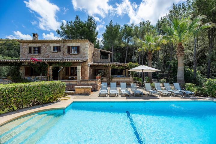 Villa "Can Seguinot d'Alt" mit Bergblick, Privatem Pool und WLAN in Port de Pollença, Pollença