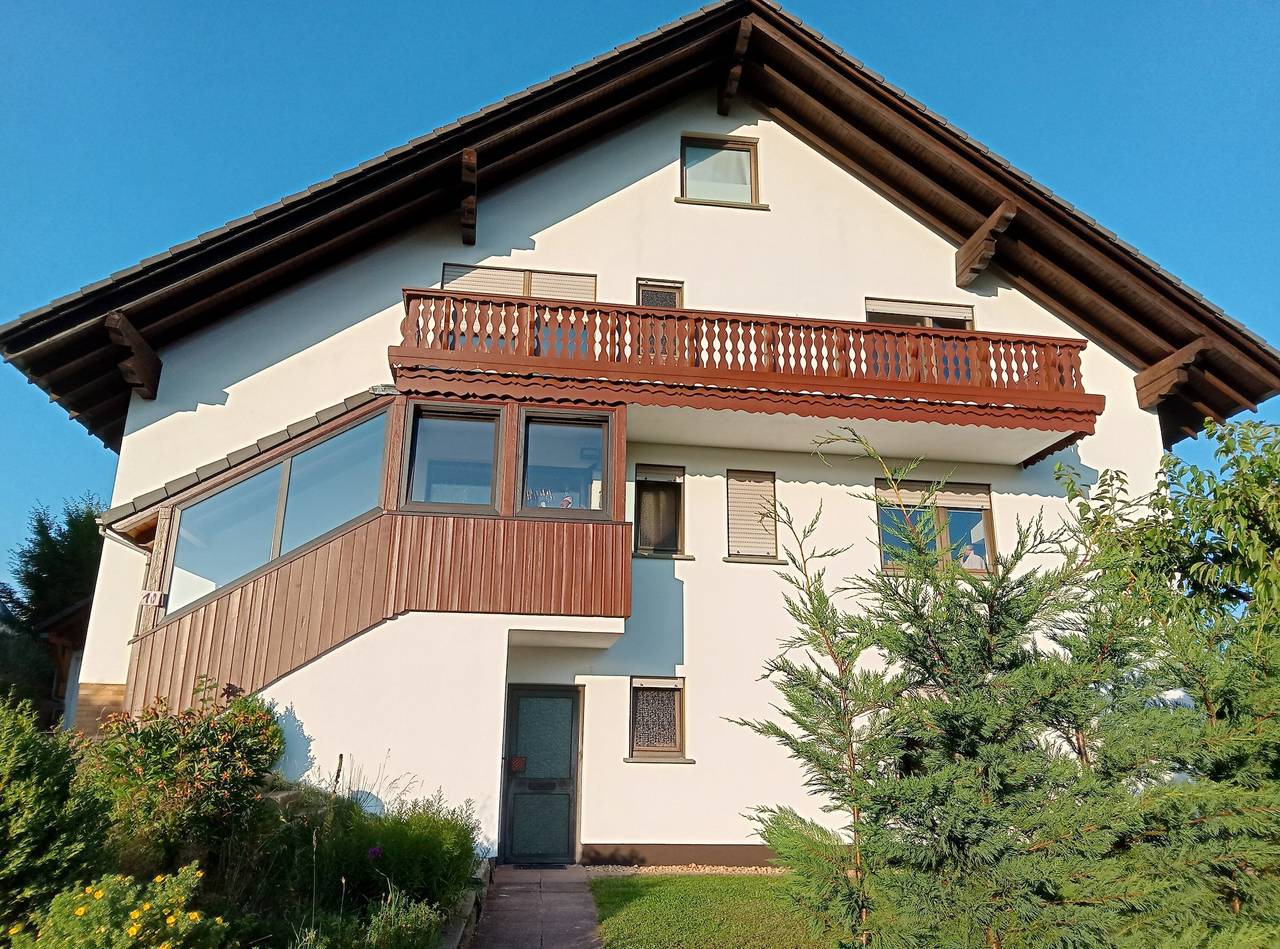 Ganze Wohnung, Ferienwohnung Wandersnest mit Bergblick, privater Terrasse und Wlan in Gersfeld, Rhön-Hessen
