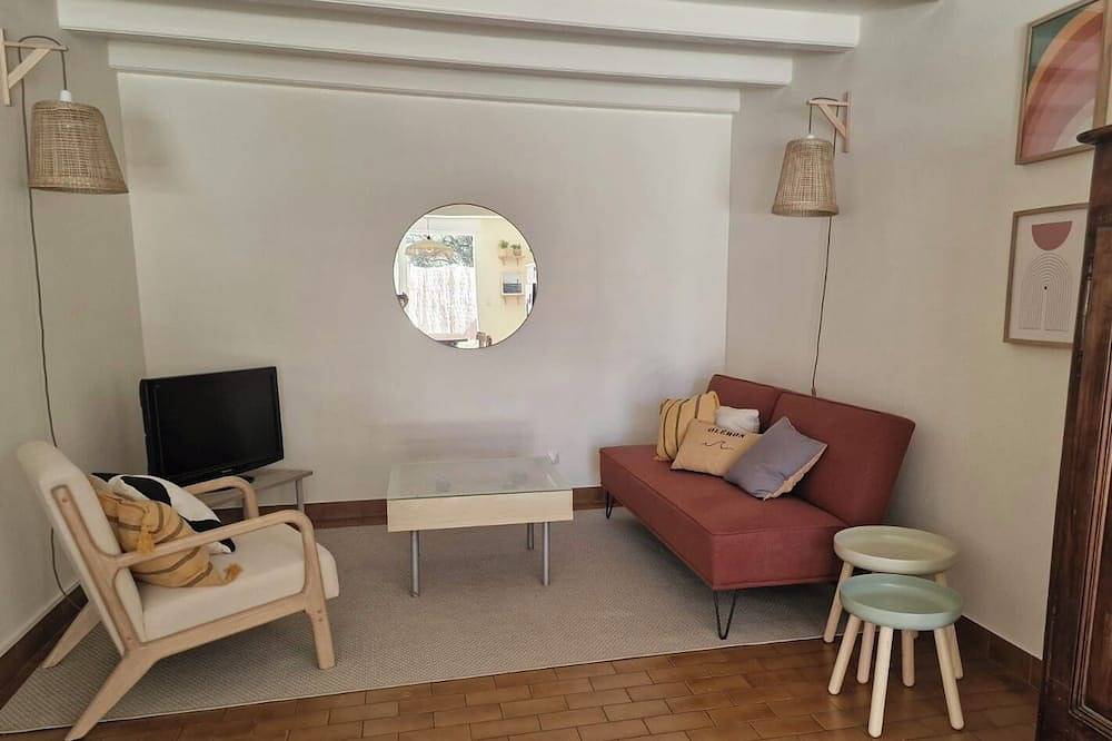 Appartement entier, Joli appartement à 50 mètres de la plage et proche d'un port de pêche typique. in La Cotinière, Saint-Pierre-d'Oléron