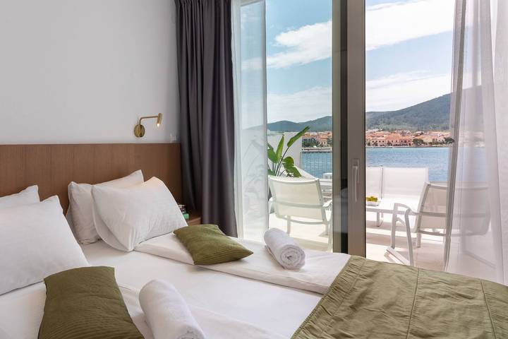 Villa pour 8 personnes, avec piscine et balcon/terrasse, animaux acceptés à Vela Luka - 3