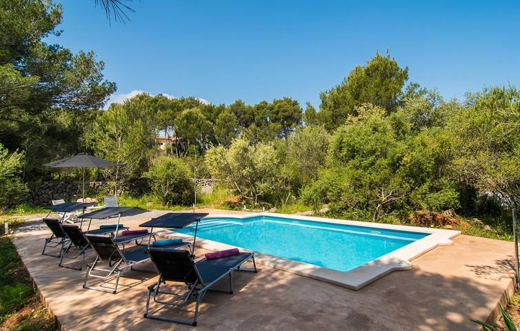 Appartement am Strand mit Pool und Terrasse in Cala Ratjada, Capdepera