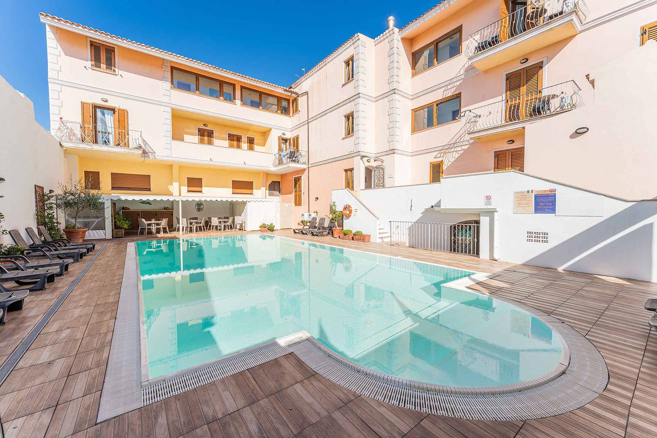 Estudio entero, Apartamento vacacional con aire acondicionado  in Santa Teresa di Gallura, Santa Teresa Gallura (Municipality)