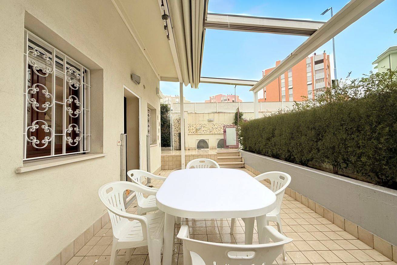 Apartamento entero, Se203 - Senigallia, three-room apartment 300 meters from the sea with porch and parking space in Senigallia, Senigallia (Municipality)