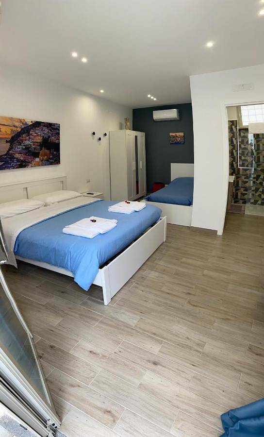 Chambre d’hôte pour 3 personnes, avec piscine et jardin, animaux acceptés à Torre Annunziata - 2