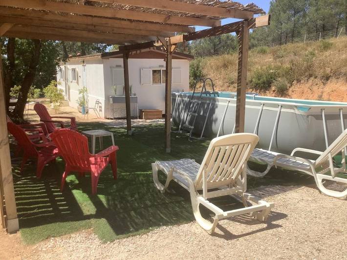Location de vacances pour 4 personnes, avec piscine et terrasse à La Barben - 2