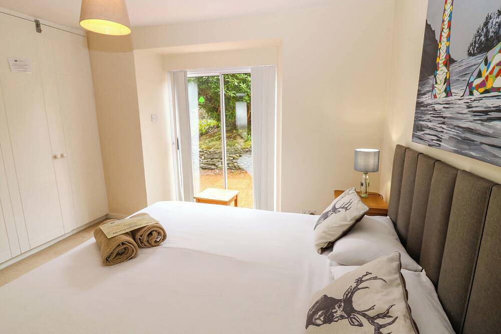 Tayview, pet friendly, luxury holiday cottage, with hot tub in Killin in Killin, Stirling und Umgebung