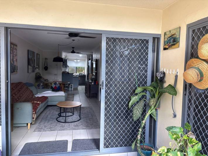 Ganze Wohnung, Großes Zimmer in einer geräumigen und komfortablen Innenstadtwohnung in Brisbane, Queensland