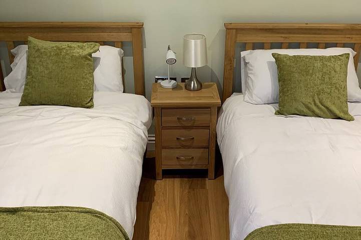 Bungalow für 6 Personen, mit Garten und Terrasse sowie Whirlpool in Kent - 2