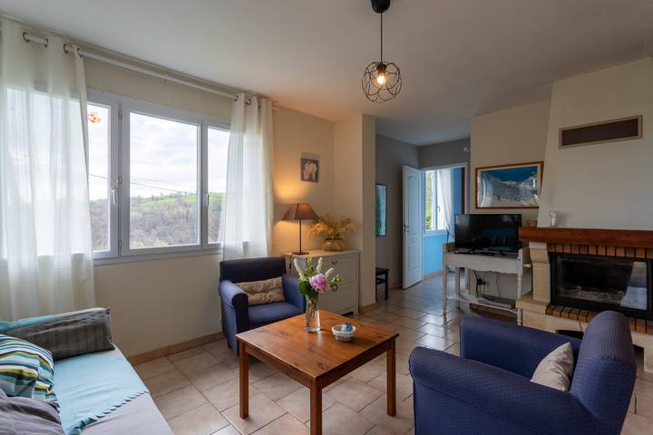 Gîte Mathieu - Maison cosy 10 min de Lourdes, terrasse, jardin privé, Wifi, parking in Artigues (Hautes-Pyrénées), Hautes-Pyrénées