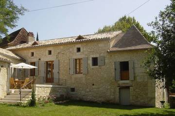 Gîte pour 10 personnes, avec terrasse et jardin à Saint-Martin-des-Combes