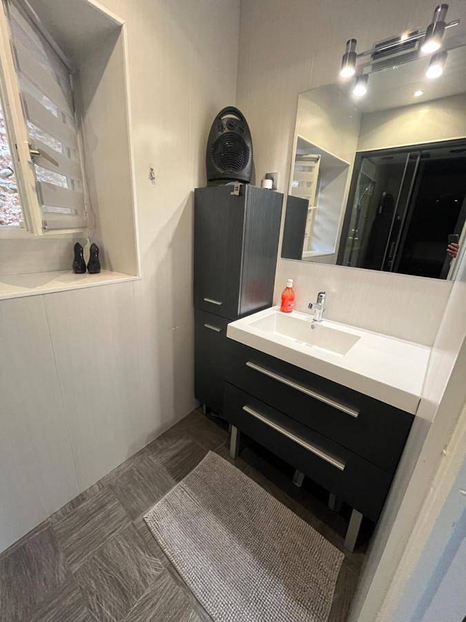 Location de vacances pour 2 personnes, avec terrasse à Saint-Germain-Lembron - 4