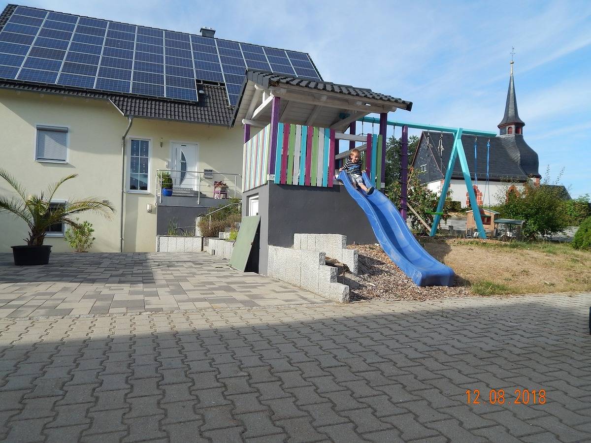 Ganze Wohnung, Ferienwohnung Wagner - Ferienwohnung Wagner mit Terrasse und Kinderspielplatz in Küps, Oberfranken