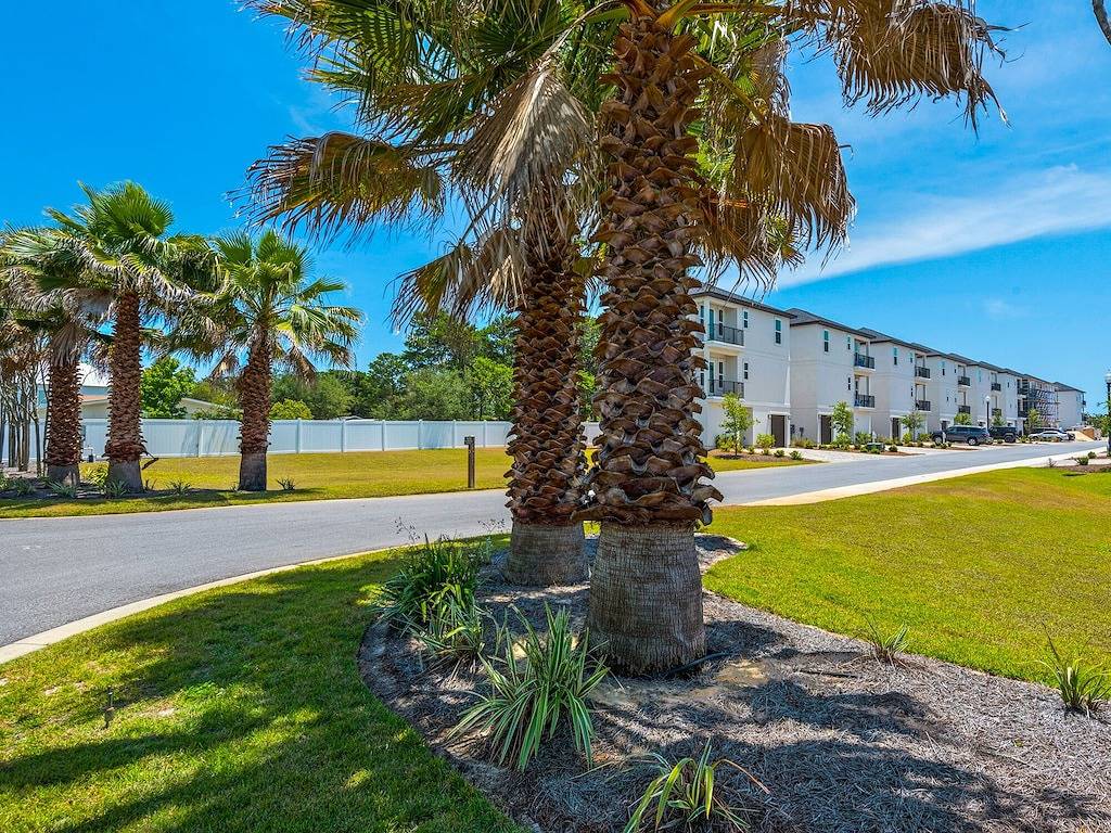 Beautiful Home with Golf Cart and Community Pool in Miramar Beach, Emerald Coast