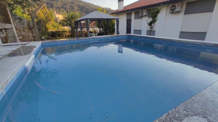 Location de vacances pour 6 personnes, avec vue ainsi que jardin et piscine à Oliveira de Frades - 3