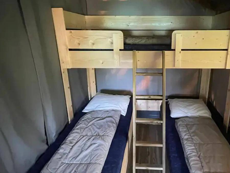 Camping La Foux - Tente en toile et en bois 6 personnes - Type Lodgetent Lg+ in Draguignan, Région de Draguignan