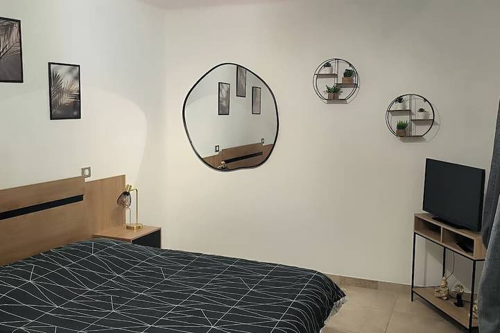 Location de vacances pour 12 personnes, avec terrasse et jardin, animaux acceptés à Puyvert - 3