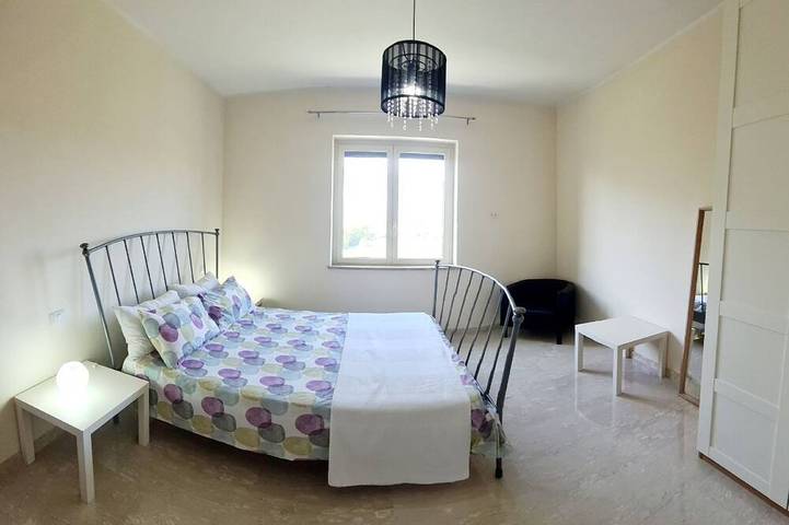 Gîte pour 6 personnes, avec jardin à Atina - 2