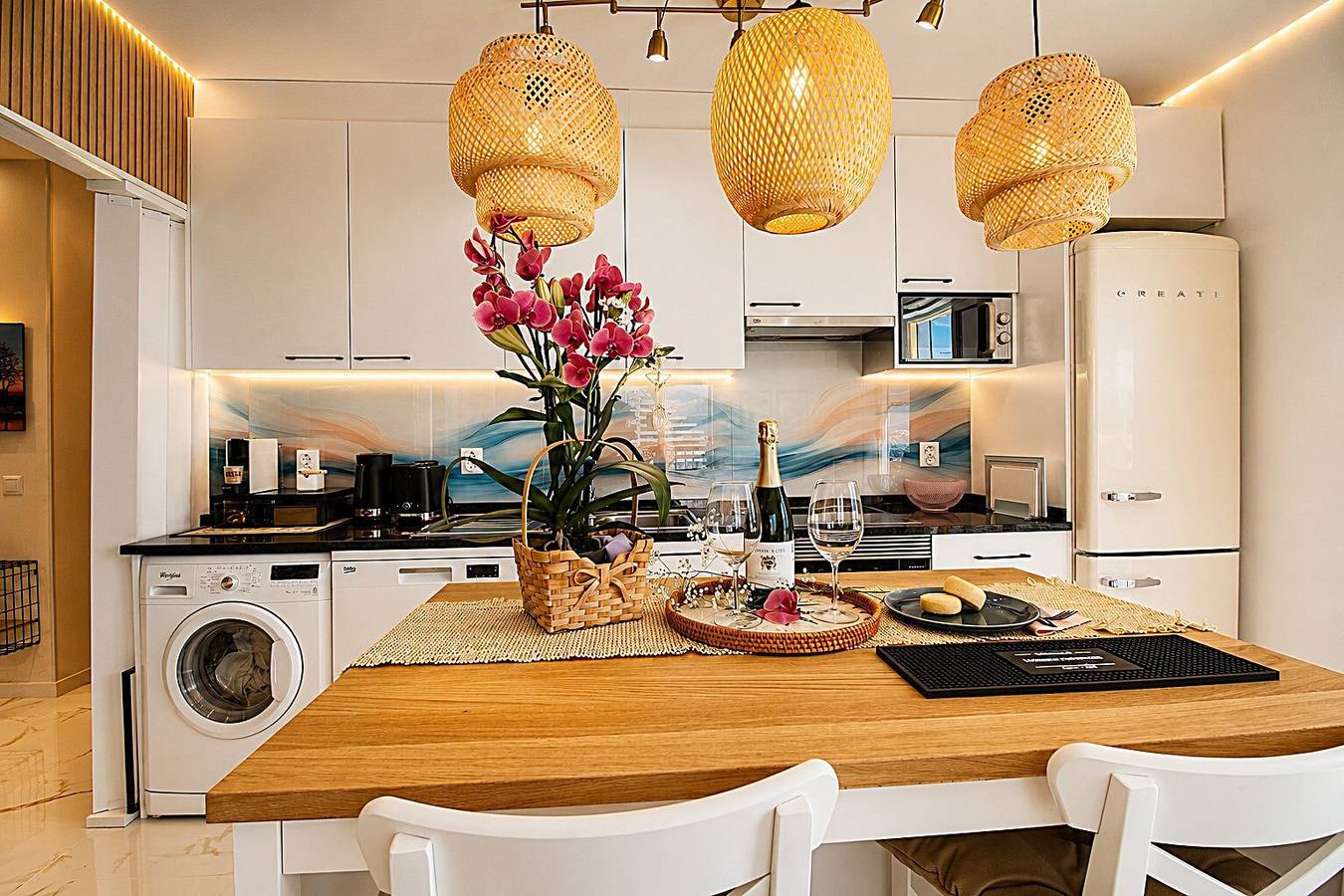 Entire apartment, Mar & Sol Penthouse Portimão with Sea View, Wi-Fi and Air Conditioning in Praia da Rocha, Portimão