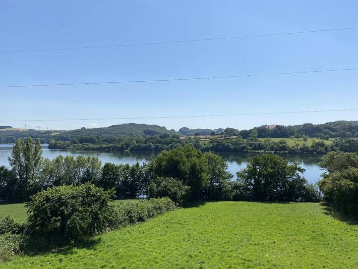 Location de vacances pour 10 personnes, avec jardin et vue sur le lac dans Alrance - 2