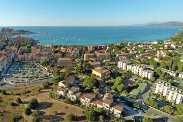 Studio pour 2 Personnes dans L'Île-Rousse, Région de Calvi, Photo 1